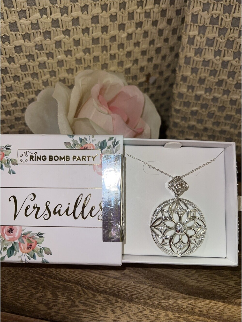 Bomb Party Versailles Collection. The Georgina Medallion French Design.